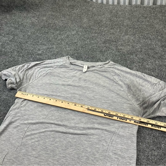 UNDER ARMOUR Men’s Grey Tee loose fit large - Picture 4 of 9